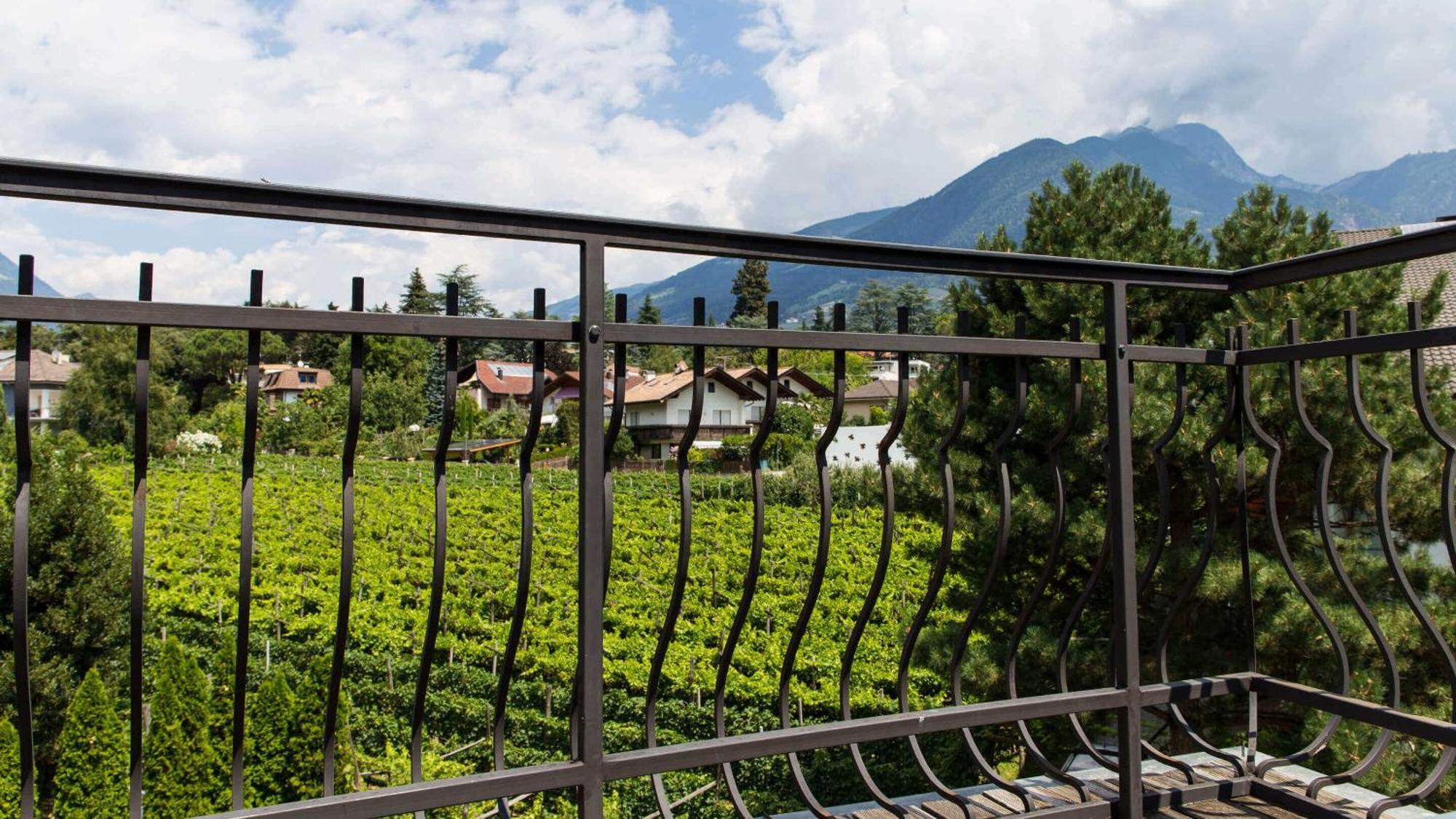 Hotel Villa Laurus Мерано Экстерьер фото